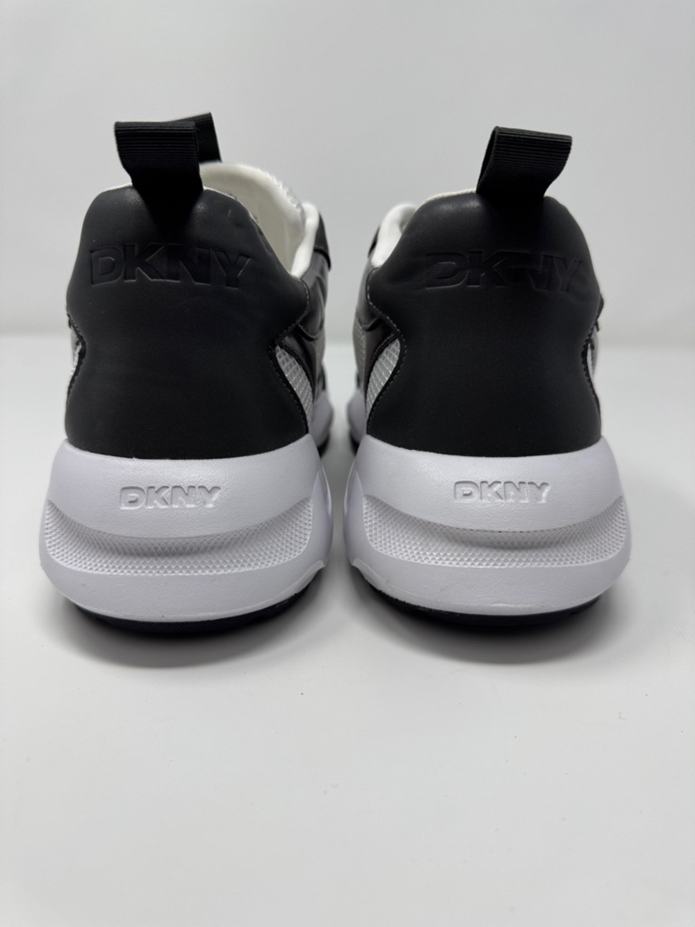 DKNY Deyoung Chunky Sneakers Women’s Size 10 Gray and White NWOT - Picture 4 of 8